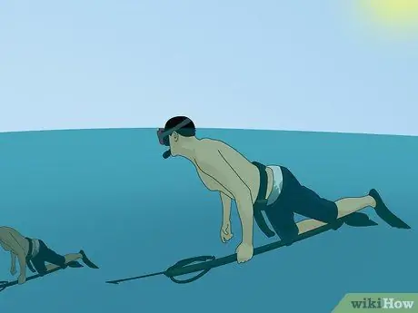 Нарезать рыбу Шаг 3