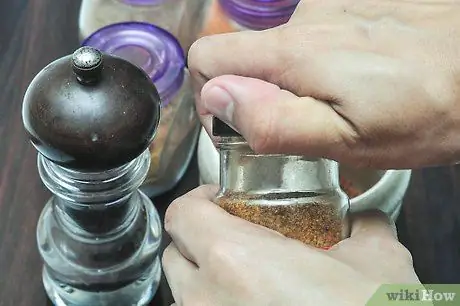 Приготовьте смесь специй каджун, шаг 3