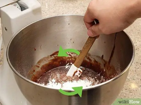 Приготовить пирожные с нутеллой Шаг 8