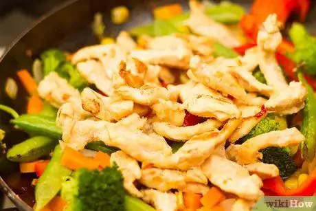 Приготовить жареную курицу, шаг 6