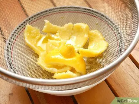 Приготовьте лимонное оливковое масло, шаг 9