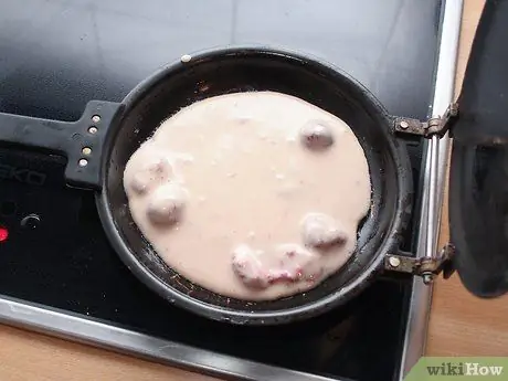 Приготовить клубничные блины, шаг 5