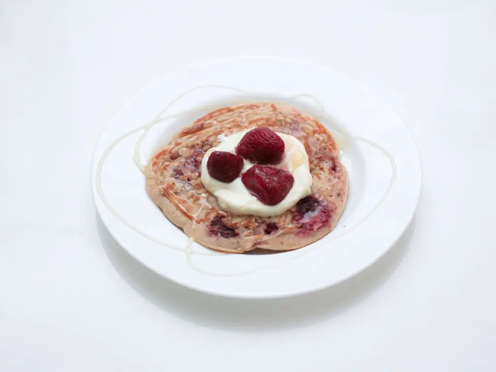 6 способов приготовить клубничные блины