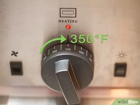 Приготовить пирожное с шоколадным сиропом, шаг 1