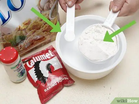 Приготовить пирожное с шоколадным сиропом, шаг 5