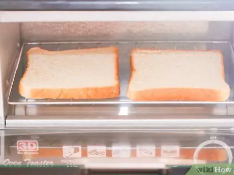 Приготовьте тост с мельбой, шаг 3