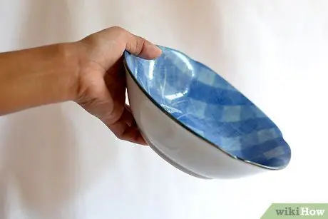 Взбить яичные белки и сливки, шаг 1