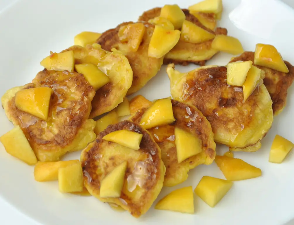 Как сделать сырники: 8 шагов (с картинками)