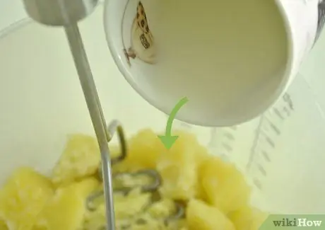 Приготовить вафли из картофельного пюре Шаг 4