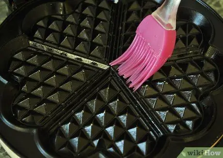 Приготовить вафли из картофельного пюре Шаг 8