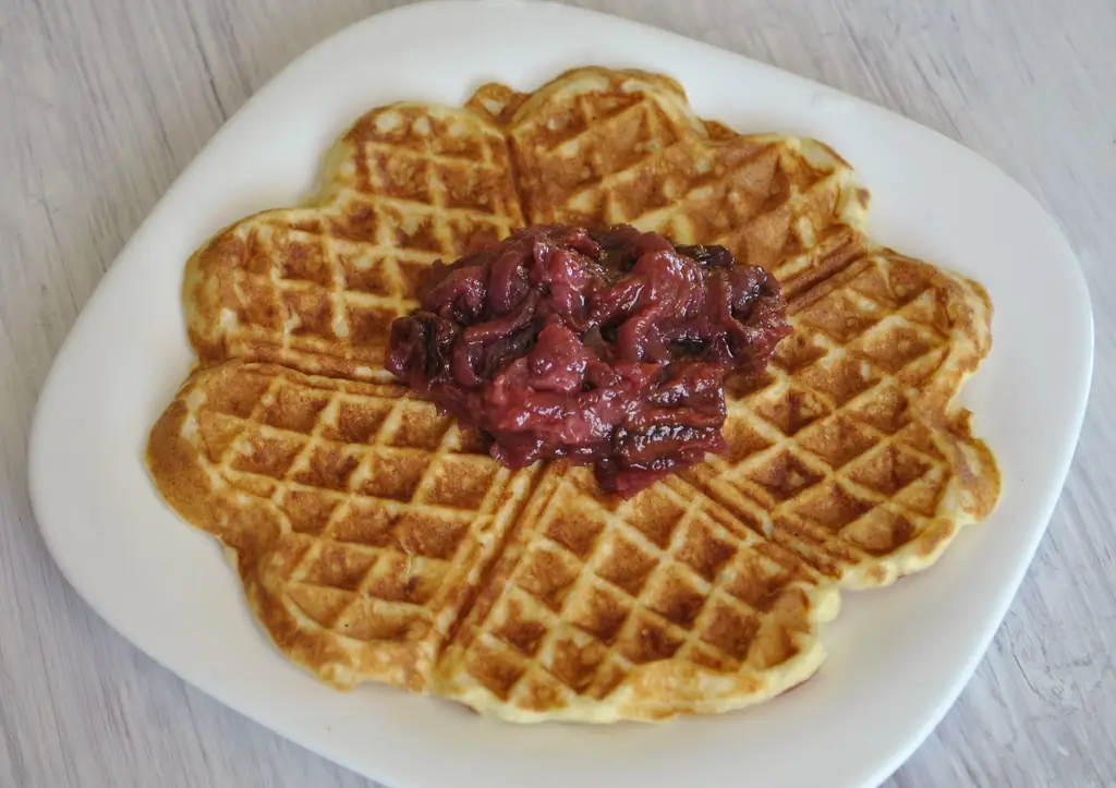 Как приготовить вафли из картофельного пюре: 10 шагов (с иллюстрациями)