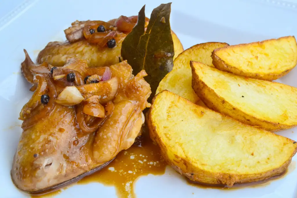 Как приготовить Адобонг Манок: 13 шагов (с иллюстрациями)