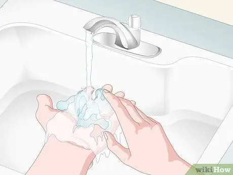 Очистите соски бутылочек, шаг 2