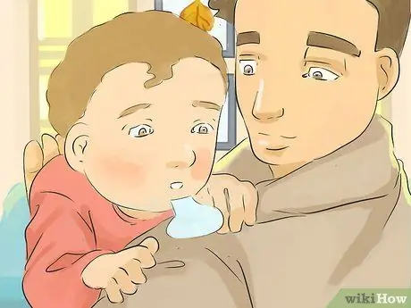 Дайте гевискон младенцу Шаг 14