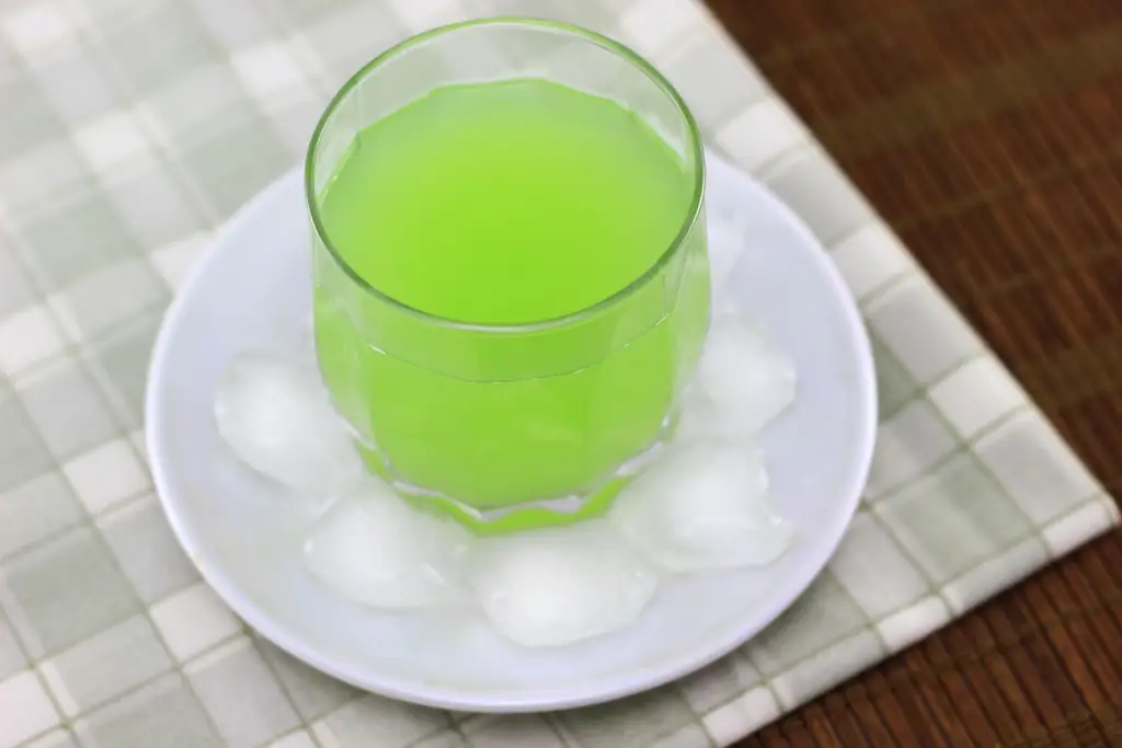 Как приготовить огуречный сок (с иллюстрациями)