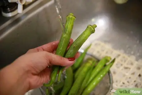 Варить бамию шаг 1