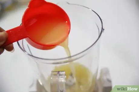 Выпекать с ананасовым соком Шаг 3