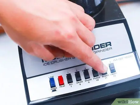 Приготовить клубничный сок, шаг 4