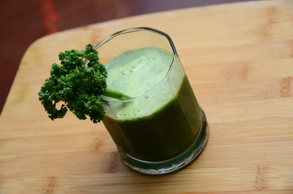 3 способа приготовления сока сельдерея