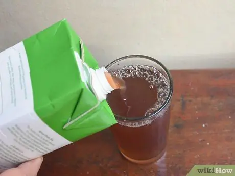 Сделайте безалкогольную мимозу Шаг 1