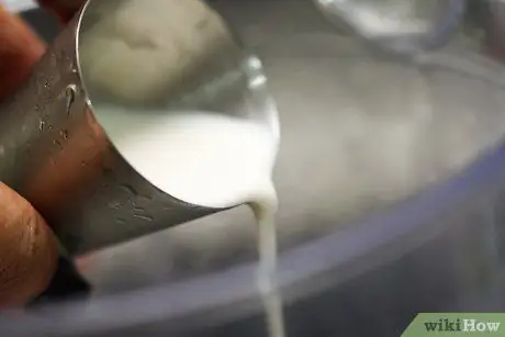 Приготовить коктейль фраппе с фруктовым ромом, шаг 2