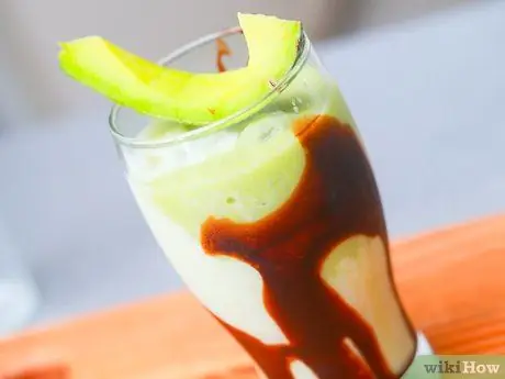 Приготовьте коктейль из авокадо Шаг 10