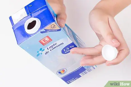 Приготовьте молочный коктейль с арахисовым маслом, шаг 2