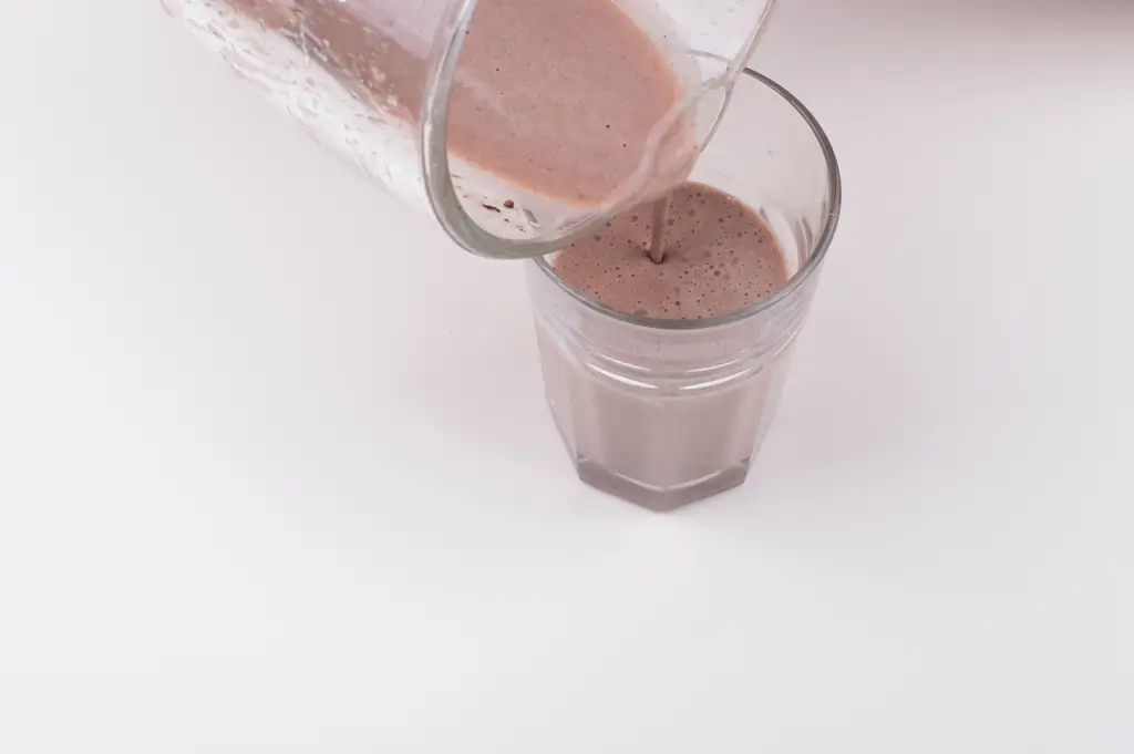 4 способа приготовить молочный коктейль из арахисового масла