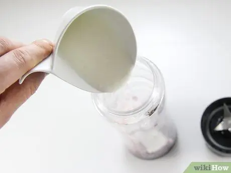 Приготовить банановый смузи Шаг 8