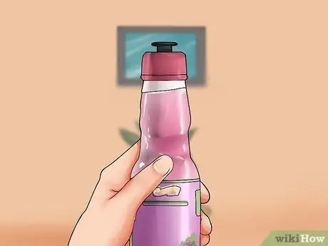 Откройте и выпейте бутылку Ramune Pop Шаг 5