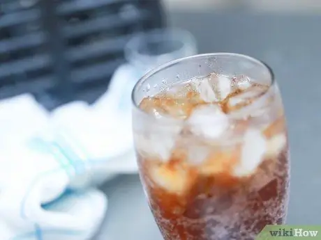 Сделайте имбирный эль из содовой, шаг 1