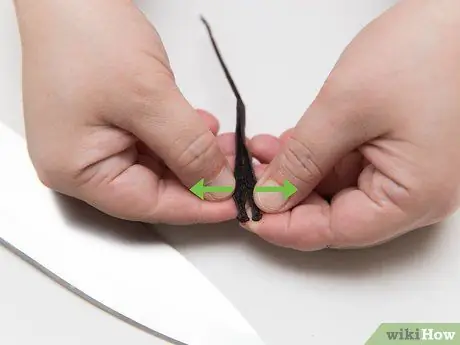 Используйте стручки ванили. Шаг 2