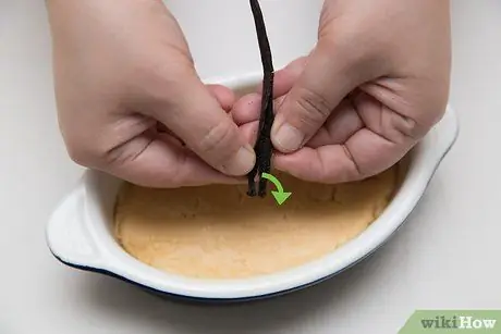 Используйте стручки ванили. Шаг 3