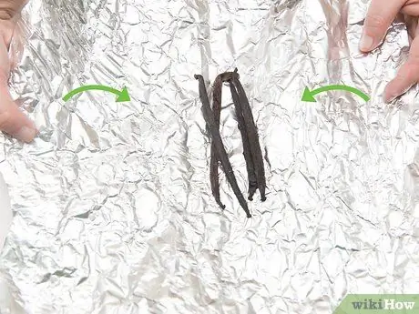 Используйте стручки ванили. Шаг 9