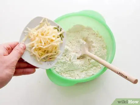 Приготовить сырные булочки Шаг 12