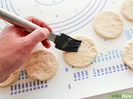 Приготовить сырные булочки Шаг 6