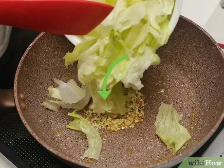 Приготовить салат шаг 6