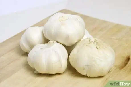 Консервировать свежий чеснок Шаг 1