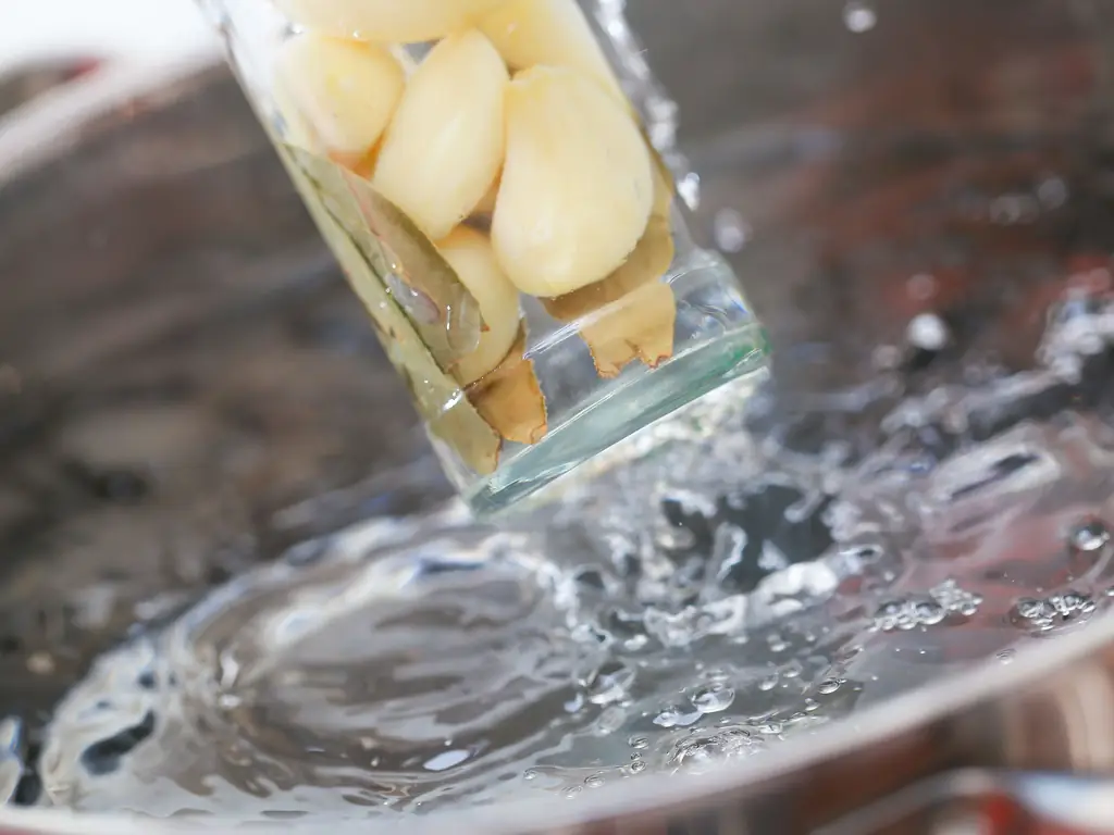 Как мариновать чеснок: 10 шагов (с иллюстрациями)