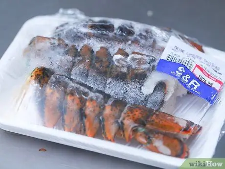 Приготовьте хвосты омара, шаг 2