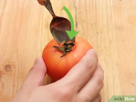 Нарезать помидоры кубиками, шаг 2