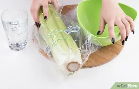 Хранить сельдерей Шаг 1