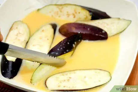 Приготовить оладьи из баклажанов, шаг 3