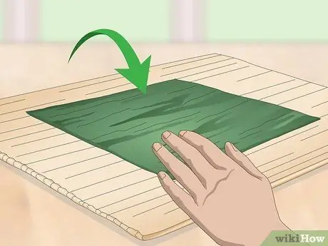 Нарезать суши Шаг 14