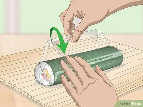 Нарезать суши Шаг 17