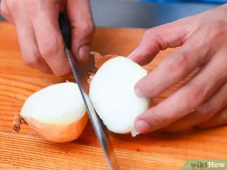 Очистить лук Шаг 3