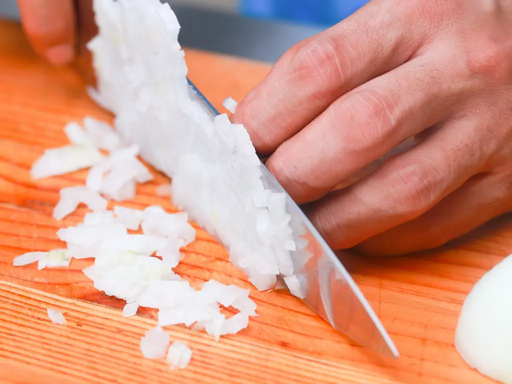 Как почистить лук: 13 шагов (с иллюстрациями)