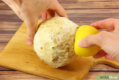 Приготовьте корень сельдерея, шаг 4