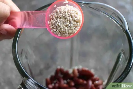 Приготовить хумус из красной фасоли Шаг 3