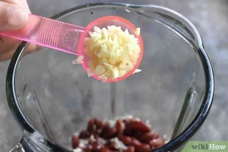 Приготовить хумус из красной фасоли Шаг 6